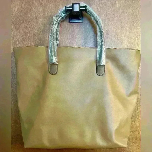 Bella Russo Tan Tote Bag with cosmetic bag - Picture 2 of 5
